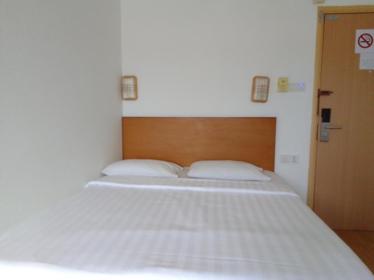 Super Oyo 90464 Borneo Suites Hotel Kota Kinabalu Kültér fotó