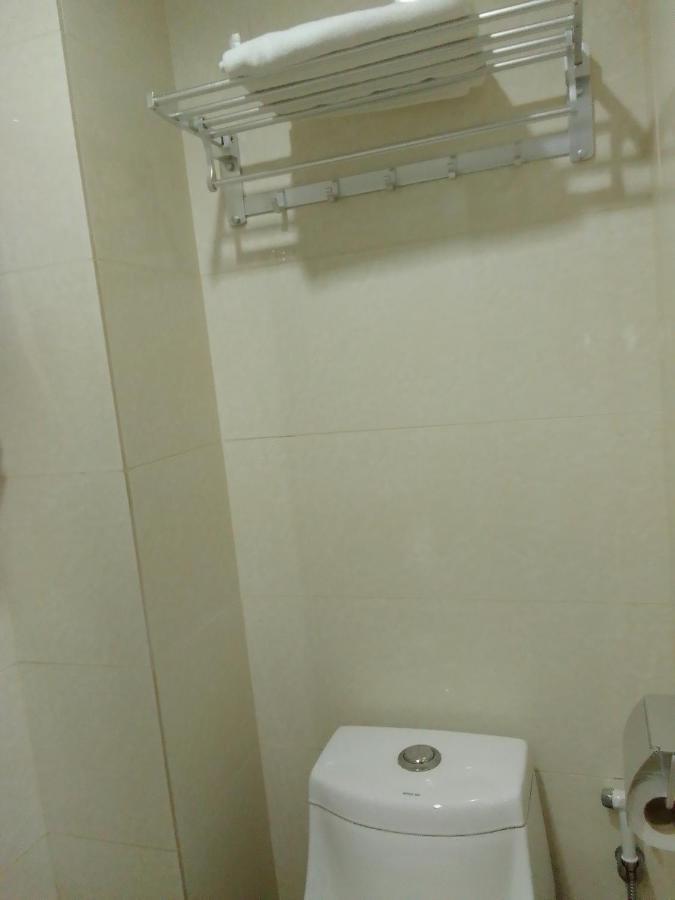 Super Oyo 90464 Borneo Suites Hotel Kota Kinabalu Kültér fotó