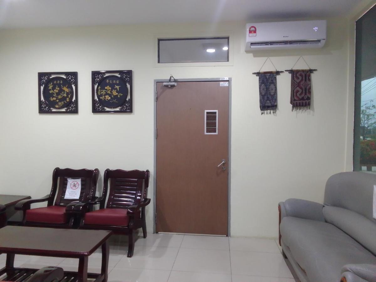 Super Oyo 90464 Borneo Suites Hotel Kota Kinabalu Kültér fotó